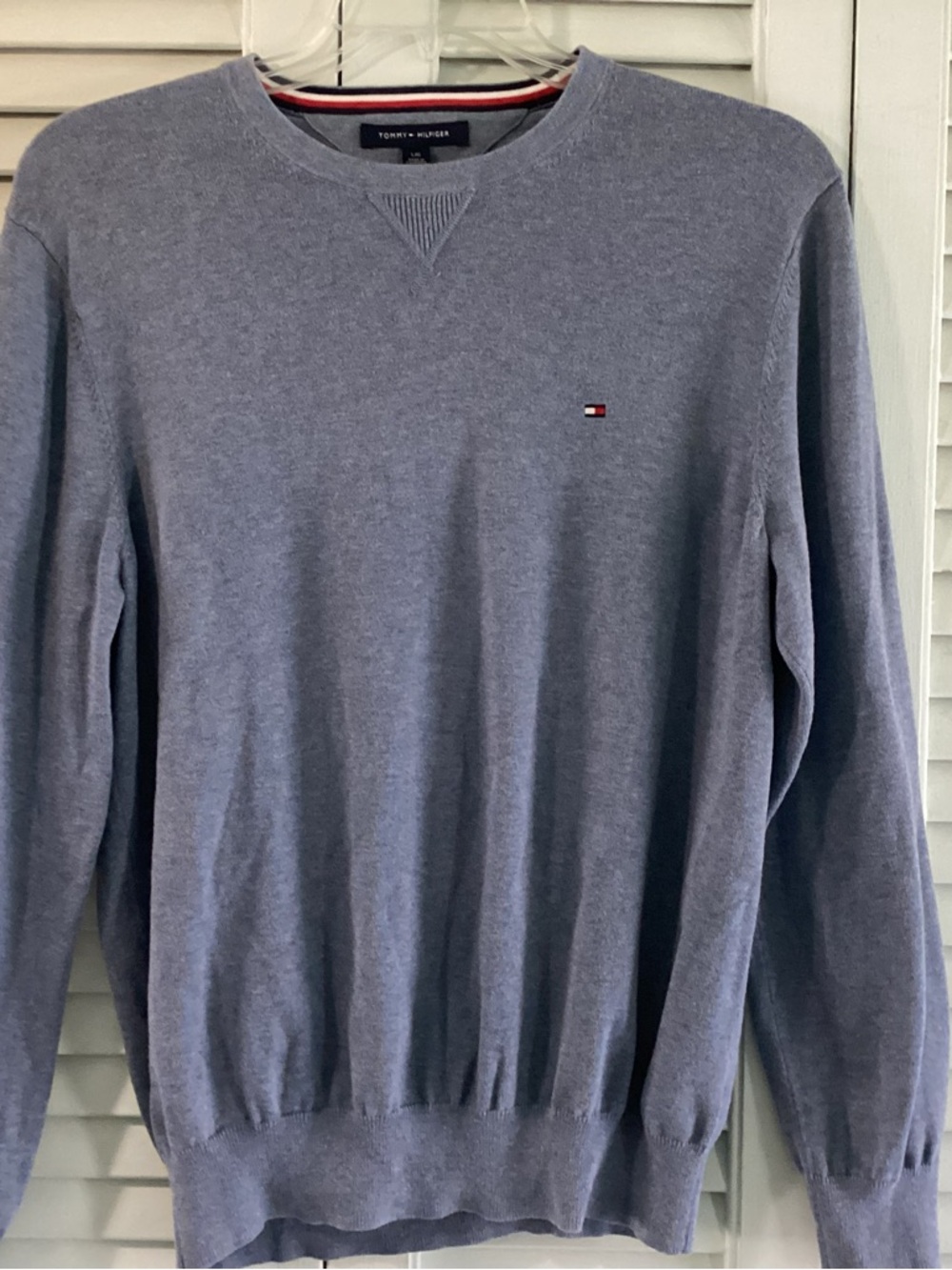 Tommy Hilfiger Men’s Gray Crewneck Sweater. Size Large.